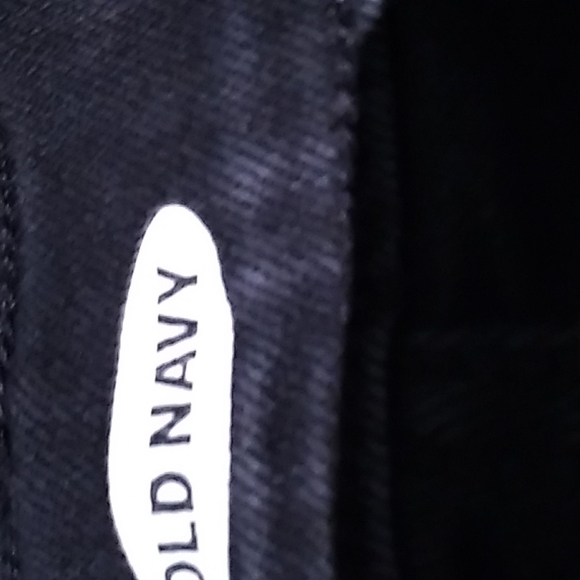 Black Jean shorts with front and back pockets from Old Navy - Picture 3 of 3